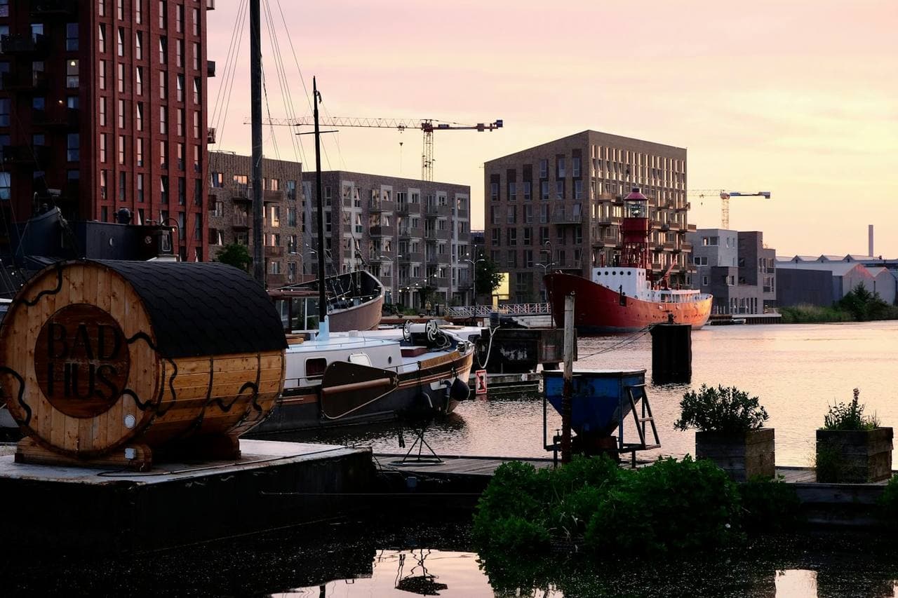 Boats and new buildings in the docklands